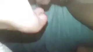 عاهرة لاتينية ذات بظر كبير تأخذ قضيبًا ضخمًا