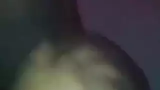 جلسة جنس صريحة في الغابة مع فتاة سمراء مرنة