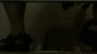 سائقة التاكسي كارابيلا تأخذ قضيبًا غليظًا في سيارتها