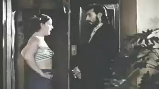 فيلم كلاسيكي: شرج عذراء يتمدد على نطاق واسع في مشهد ثنائي عنيف أولي