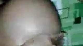 الزوجة السمراء كانيلا rose تدمر مهبلها الضيق وهي وحيدة