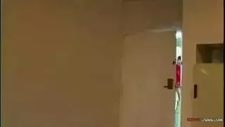 ثنائي مثلي جنسي صارم مع مثليات ملثمات في ألعاب إباحية جامحة
