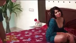 عيون تضيء أثناء وضعية الكلب