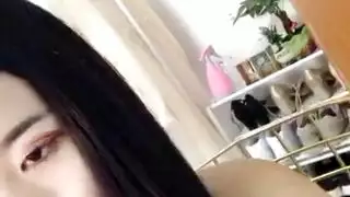 جلسة دانييلا الصريحة على الكاميرا: شاهدها تبلل