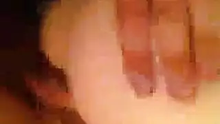 كشف عن قضيب ضخم صلب ونابض