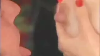 فيديو شهواني لأكل وعض الفرج بخشونة