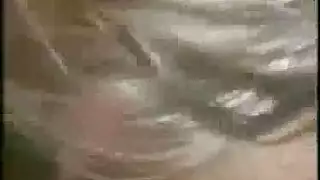 شهوة الزوجة: مشاهدة رجلها يضاجع فرج فتاة أخرى