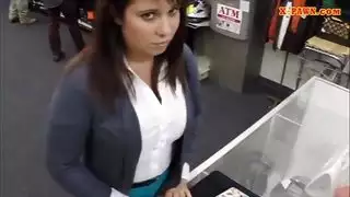 جبهة مورو الحامل استغل من قبل شقيقها