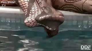 سكس عنيف في الحلق مع سيطرة وسحب الشعر