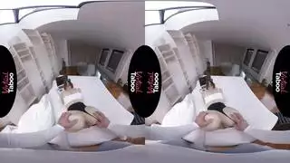 ثلاثي إكس إكس إكس تحب المص بينما يتم تداولها