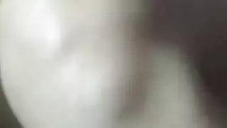 شعر بهابهي مع صدور كبيرة مفتوحة وخيال