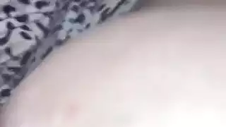 تجميع فرج عربي مبلل: محشو بالطعام ويُستمنى له حتى الأنين