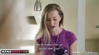 امرأة ناضجة تأخذ قضيب الشاب الشاب في جولة