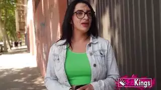 إباحية خام: أميرة العمود تُدمر بقضيب كبير