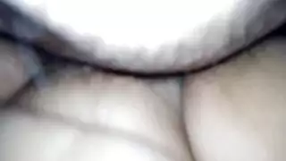 رجل متزوج يمارس الجنس بعمق مع واقي – عصر الثدي وحلم القذف الداخلي