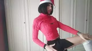 عيد ميلاد إباحي: ارتجاج مؤخرة شانتال المثالية بملابس داخلية مثيرة