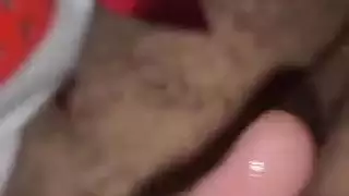 سحاقية عربية غريبة تمارس الجنس مع فرج زوجتي الضيق بلسانها