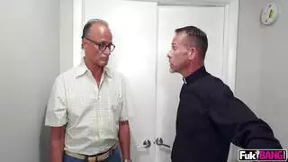 كاميلا كورتيز تخضع لإيلاج مزدوج من مراهق في مشهد إباحي