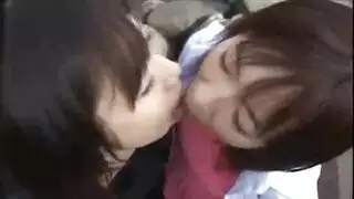 ممرضة مراهقة تلعق مريضة شعرها أحمر في فيلم إباحي عنيف بالمستشفى