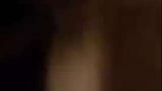 اثنان من ذوي الأصول الأفريقية يضربان حبيبة سابقة في فيلم إباحي