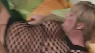 سكس بنت تنتاك اول مره من زنجي ويكب المني في كسها