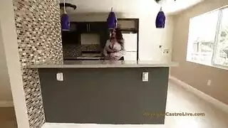مدلك يحك كس زبونه حتى تهيج