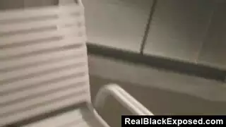 مص على الشرفة: مراهقة تبتلع كل قطرة