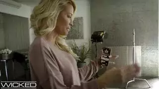 ولا شيء إلا وضعية الكلب: سكس خلفي قاسي