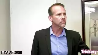 يقنعها حته ينمها