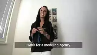 سكس كاميرة تجسس: تصوير ركوب عنيف لشقراء وقحة