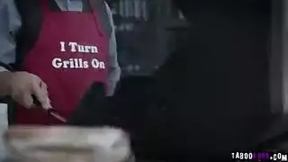 بنت تتناك من زوج أمها علي الكنبة