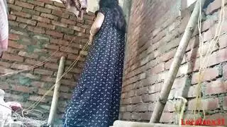 بنات محتجزات تواجه جلسة نكاح جماعي مع طاقم الزبور الصغيرة