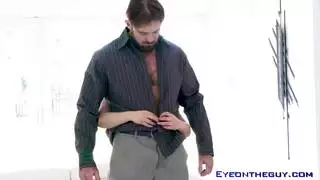 ابنة الزوجة المشاغبة تحصل على ضربات جنسية مكثفة بينما الأم خارج المنزل