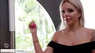 حبيبة الصديق تحصل على جلسة جنسية قوية من صديقه