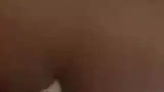 تسقط إكسسوارات المرأة الممتلئة قبل أن تركع لجلسة مص رطبة