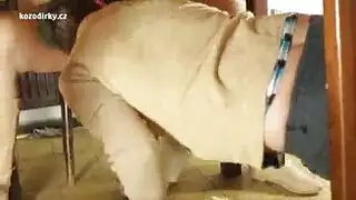 تبادل أمهات فذف داخل الكس مترجم
