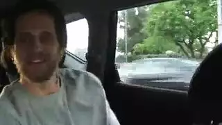 ناشئة إكس إكس إكس: بنطالها مرفوع ولسان يلعق فرجها المبلل