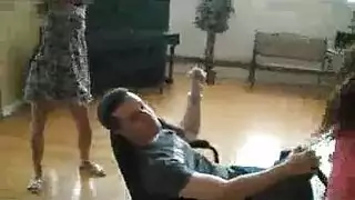 جنس أخت على أخت صريح: إيلاج مزدوج بلعبة