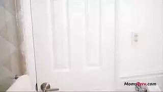 الابنة تتعلم الأساليب من أمها المثيرة