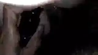 بنت مدلعة تمتلئ فتحاتها بأعضاء كبيرة