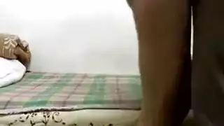 عشيقة مصرية في الشبق تطلب ضربات عنيفة على السرير