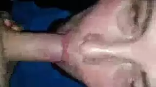 عاهرة المكتب الشقراء تمارس الجنس الإباحي أسبوعيًا على قضيب سيليست الصلب