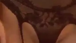 الابنة الزوجية الشقراء تحصل على شرج خشن من زوج الأم