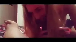 الشقراء الساخنة تمتد مؤخرتها