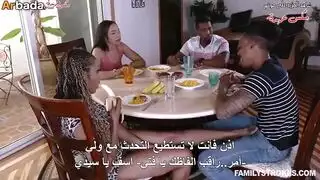 تبادل عائلي: شقيقات سوداوات مثيرة تتلقين إيلاج مزدوج