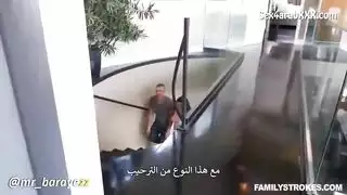 مراهق ثمل تستغله زوجة أب شهوانية في مشهد إباحي كامل