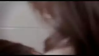 بنت مصريه بتصور نفسها في غرفه النوم