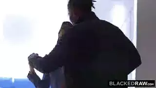 سكسي رجال زنجي ينيك مره مربربه بحماس