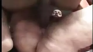 امرأة مفتونة تدمرها قضيب هاردكور ضخم