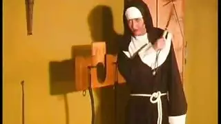 امرأة ناضجة شهوانية تتحكم وتركب عشيقها الأصغر